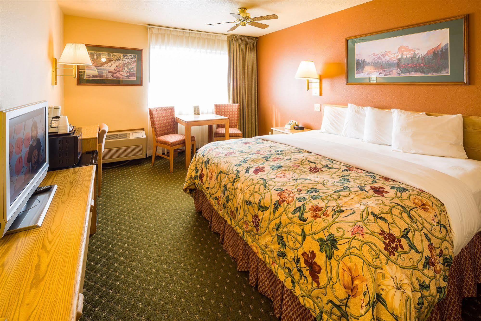Alpine Inn & Suites Ганнисон Экстерьер фото