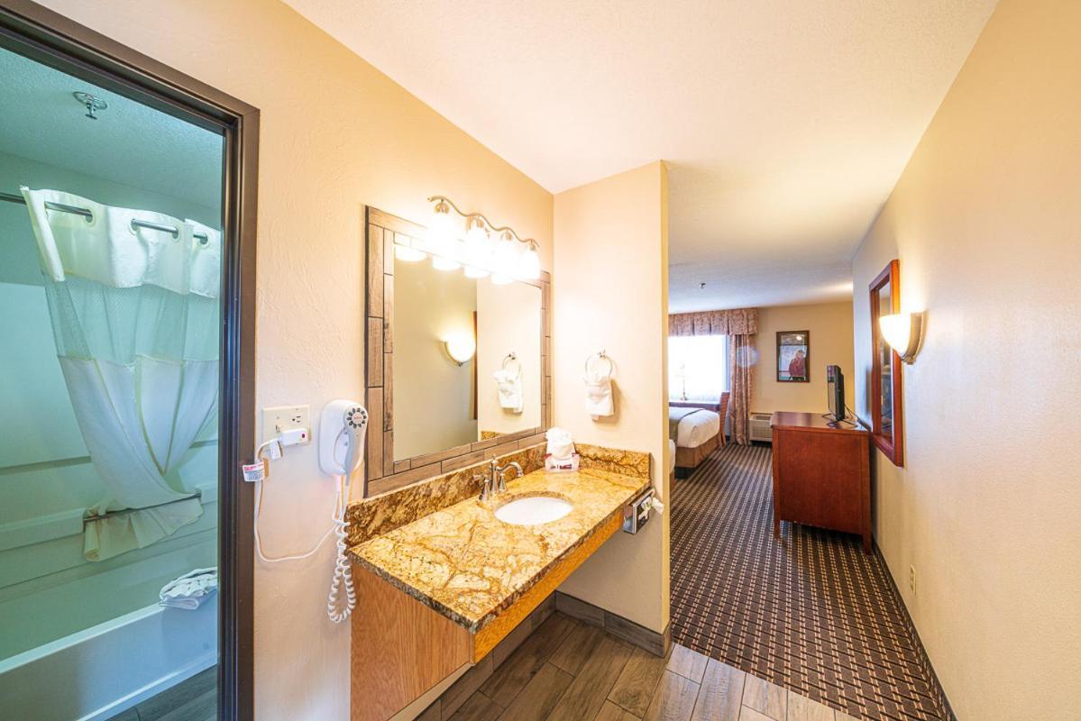 Alpine Inn & Suites Ганнисон Экстерьер фото